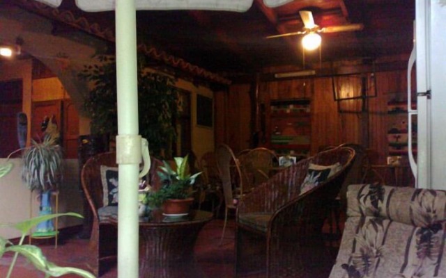 Charly's Place Hotel