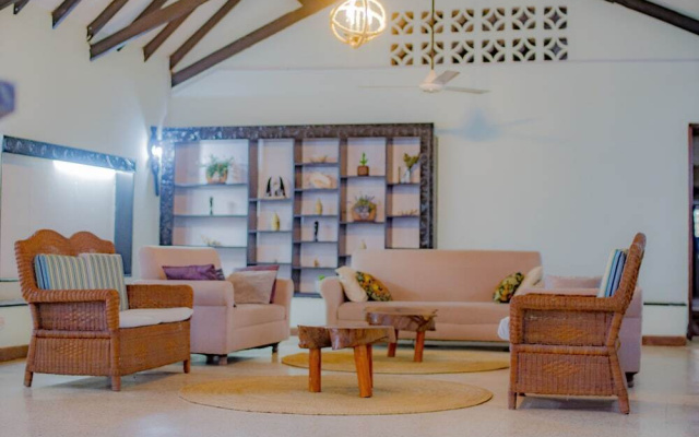 Bahari Beach Hostel
