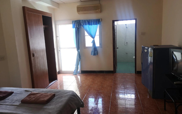 Soi 5 Apartment
