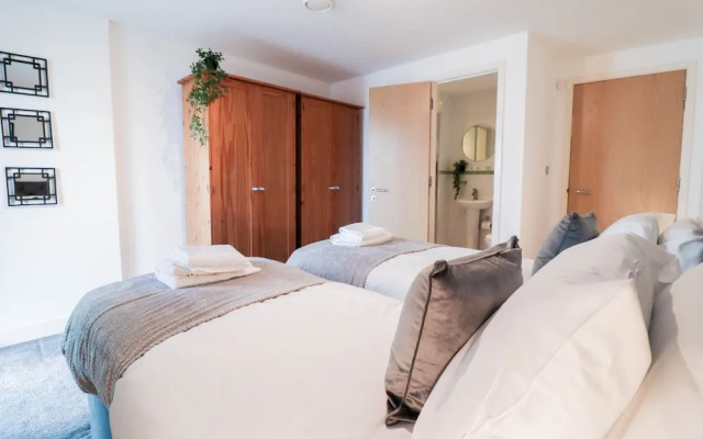 Stunning Riverside Apartment