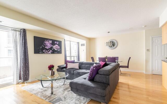 Simply Comfort. Stylish Downtown Apartment