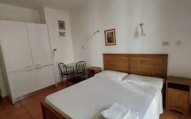 Vatican Rooms Guest House