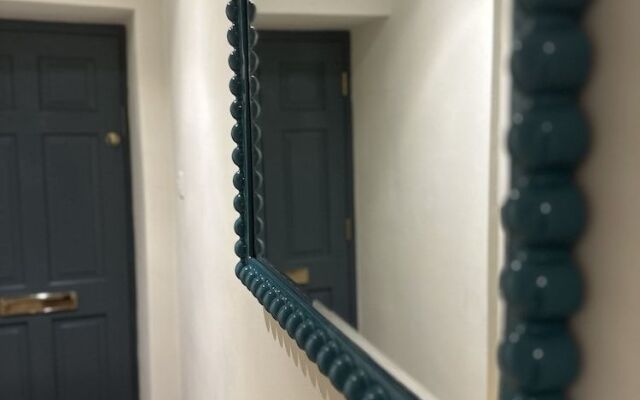 Unique Clifton Apartment on Historic Crescent