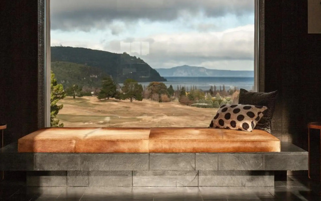 Kinloch Manor & Villas