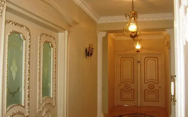 Maya's Flat