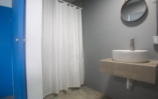 Nomada Urban Beach Hostel - Adults Only