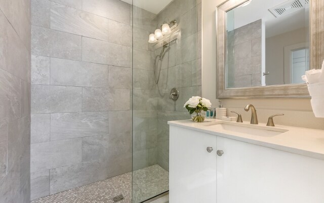 Modern 2BR 2BATH near French Quarter