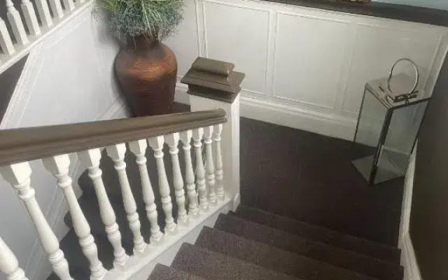 Crockets Hotel