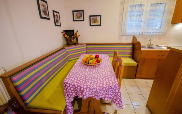 Tzaneria Apartments