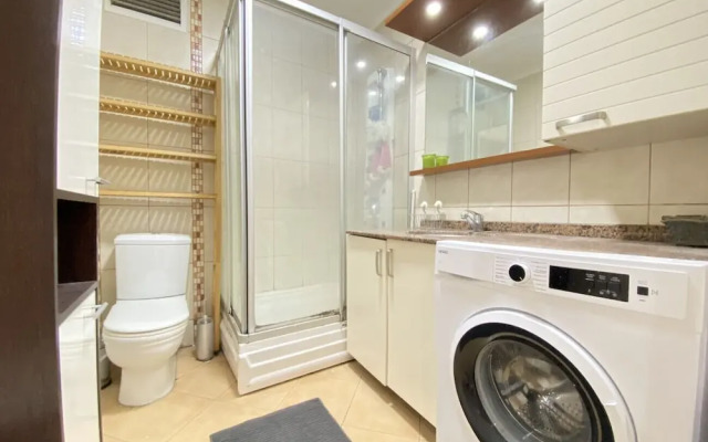 Sleek and Central Flat With Backyard in Sisli