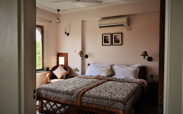 Om Niwas Suite Hotel