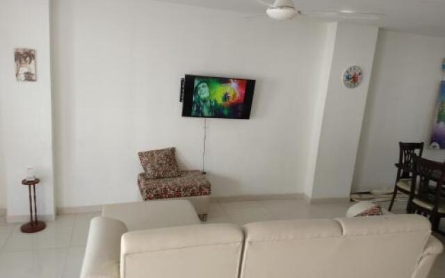 Alcobas a 4 calles de la Playa