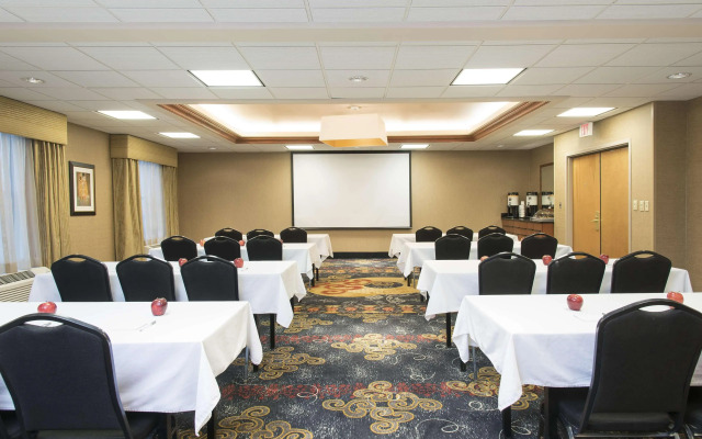 Hampton Inn Columbus/Taylorsville/Edinburgh