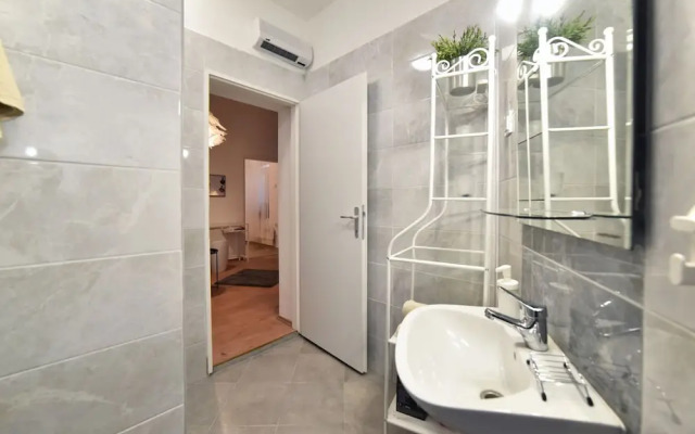 Apartment Heart to Heart