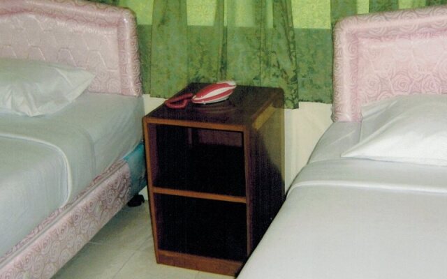 Triple H Hotel