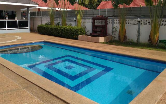 Home Stay Stc Bed & Breakfast