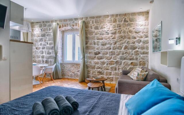 Apartments Amorozo