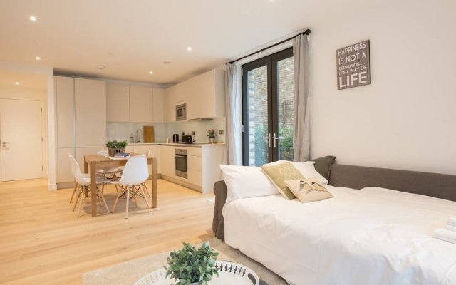 Bright Spacious 2 Bed Flat In Battersea Sleeps 6