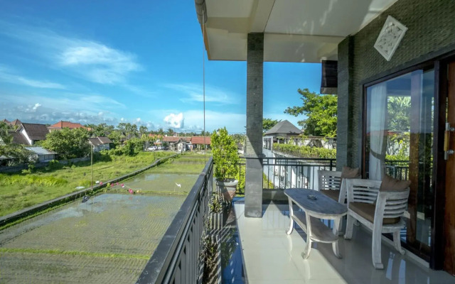 Adi Bisma Inn