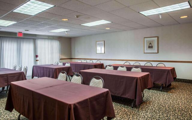 Comfort Inn & Suites Geneva - West Chicago