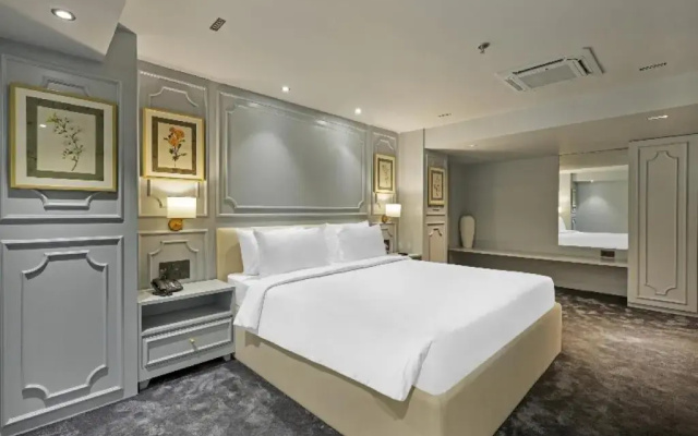 Sunday Hotel Vadodara
