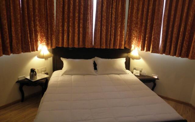 juSTa Lake Nahargarh Palace