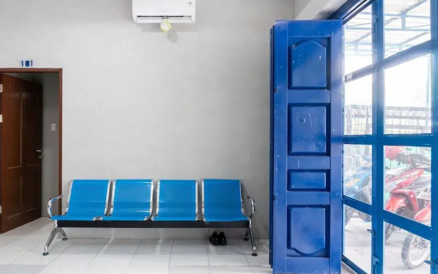RedDoorz near Manhattan Square Medan