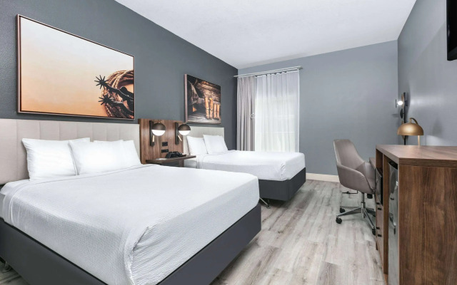La Quinta Inn & Suites by Wyndham Decatur