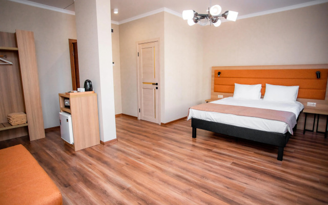 Абрикос Гарден