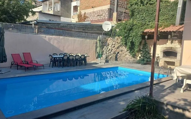 Nice Villa & Pool