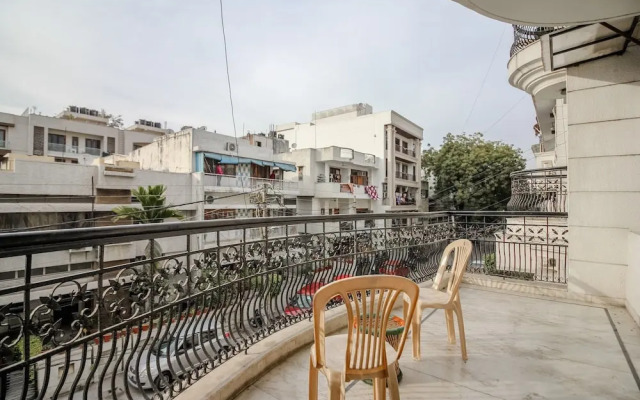 Under My Roof Green Park