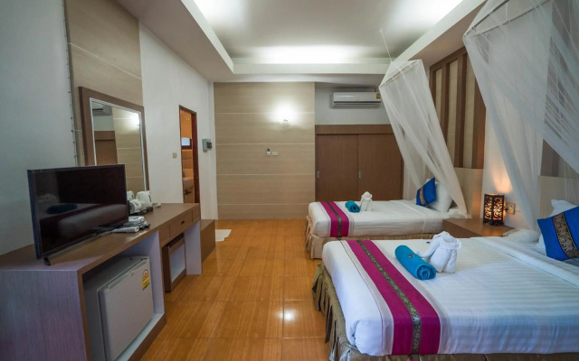 Tonsai Bay Resort