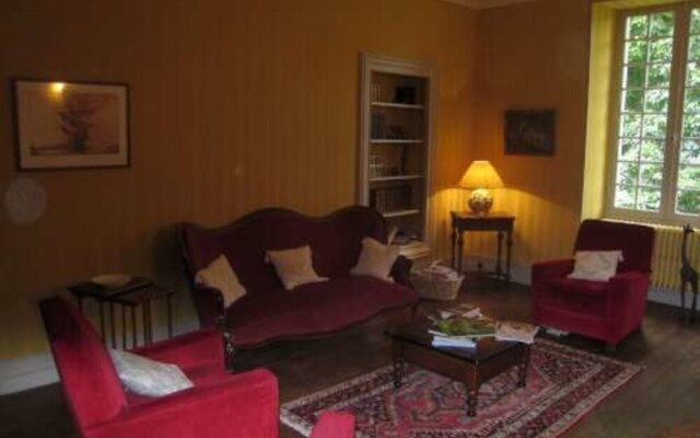 Chateau De Puyrigaud