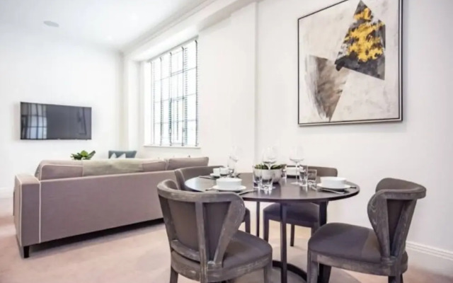 Designer Townhouse with Panoramic River Views