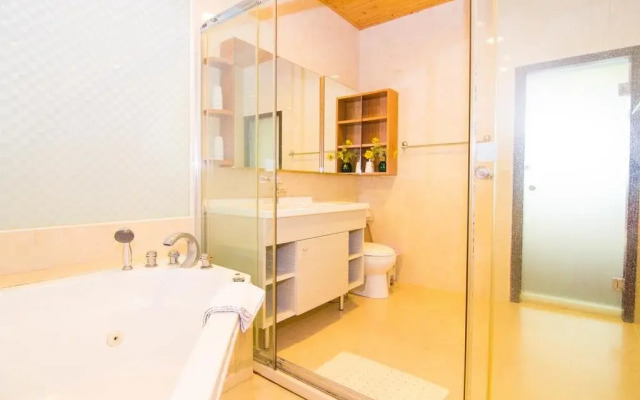 8 Kingdom B&B