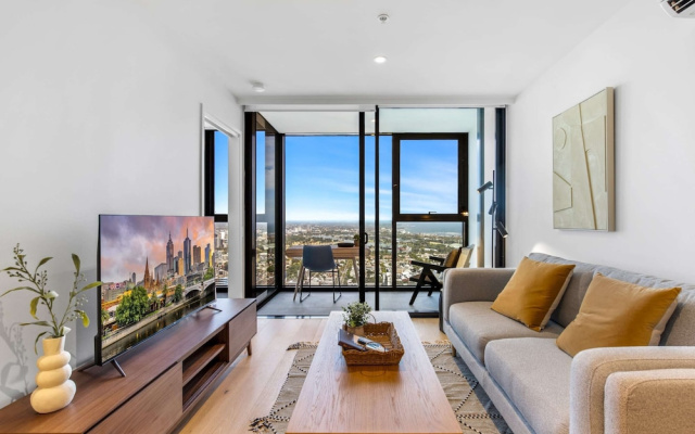 Modern 1-bed in Hip Southbank With Pool & Gym – Guest Rooms – Melbourne