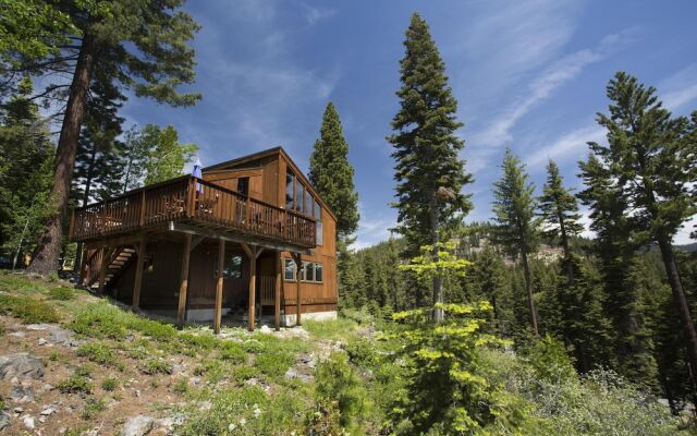 Eagles Perch Lake View Rental Cabin
