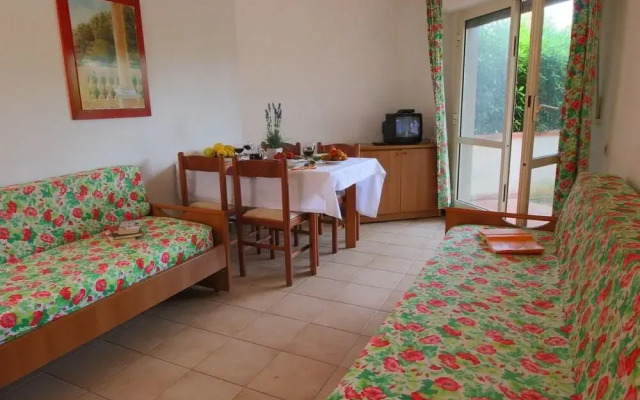 Scenic Holiday Home in Giannella near Beach