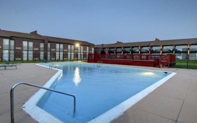 Economy Hotel Plus Wichita