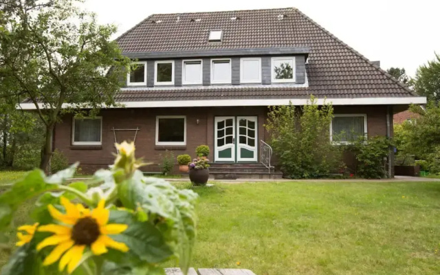 Pleasant Apartment in Suddorf