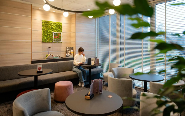 Hotel & Aparthotel Casteau Resort Mons