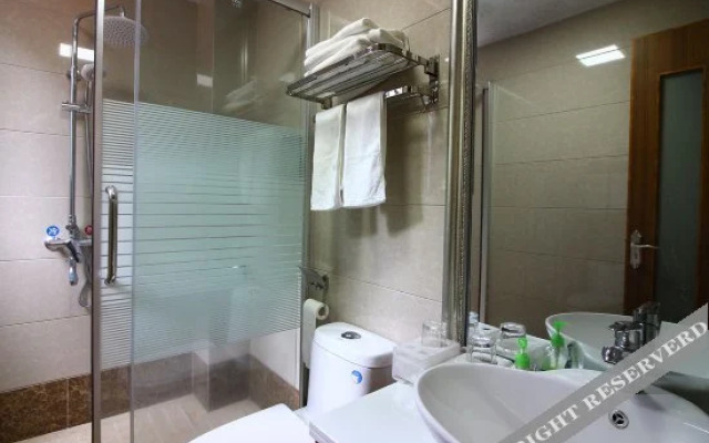 Danxiashan Zhanglaofeng Hotel
