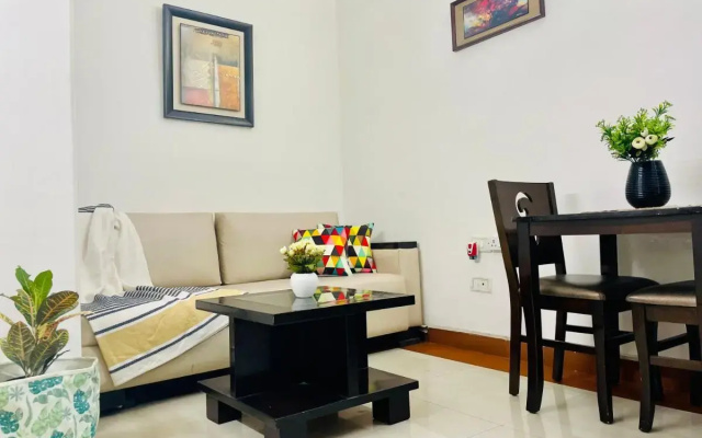 Bluo Studio Defence Colony Mkt - Kitchen, Balcony
