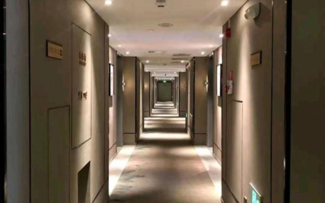 Homeinn Selected Hotel (Karamay Youyi Road)