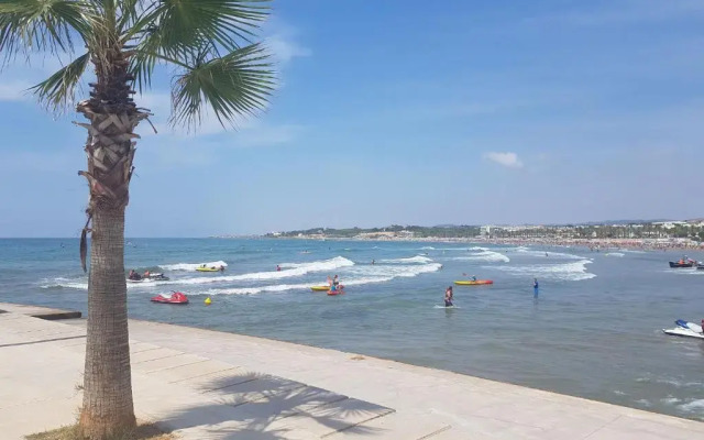 Washingtonia Villa near Sitges