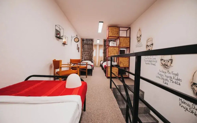 Plis Room - Old Bazaar