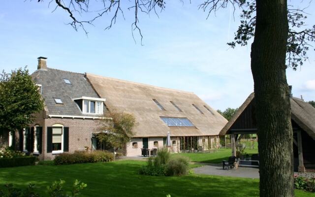 Grandeur Farmhouse in Dwingeloo at a National Park