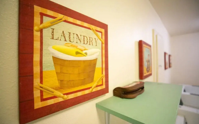 Spacious Snowbird Condo Unit Slopeside In Quiet Canyon Neighborhood