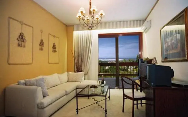 Nepheli Hotel