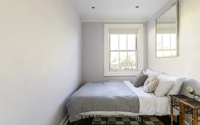 Contemporary and Spacious Kensington Home